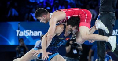 شکست یزدانی در تورنمنت بلغارستان/ راهیابی ۳ کشتی گیر ایران به فینال